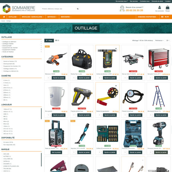 Page e-commerce d'outillage avec divers produits affichés.